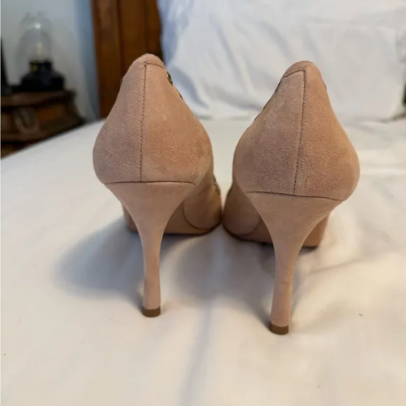 Coach Tan Heels with Elegant Tie Design