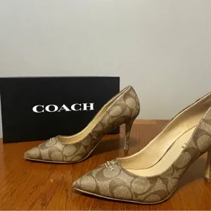 Coach Women's Tan/Brown Alyce Pumps