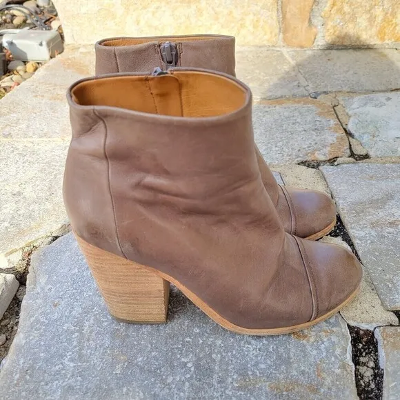 Coclico Brown Tan Leather Ankle Heel Zipper Booties Shoes Size 39.5