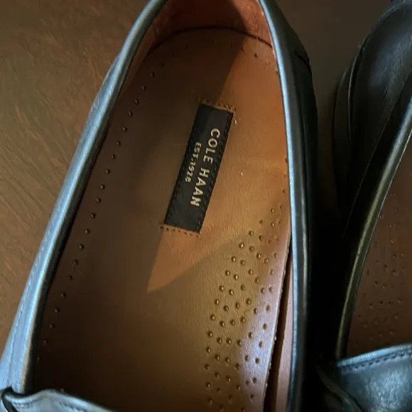 Cole Haan Men’s dress shoes color black leather size 11.5