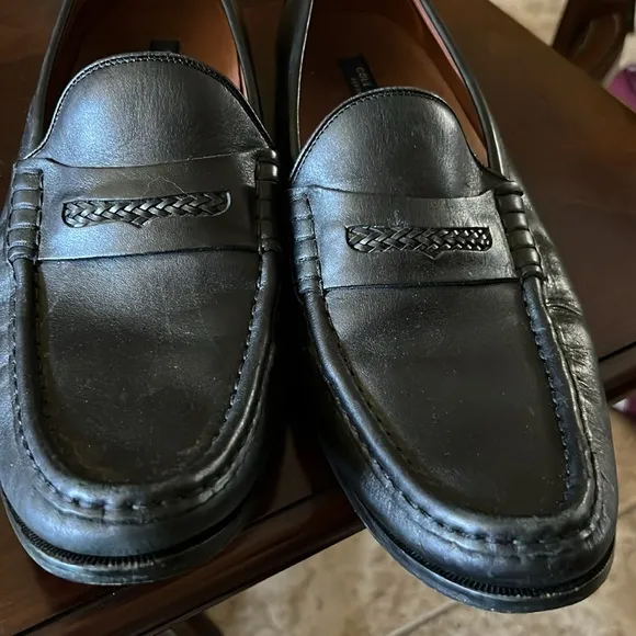 Cole Haan Men’s dress shoes color black leather size 11.5