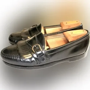 Cole Haan.  Size 8.  Black. Great condition.  Shoe trees not include…​​​​​