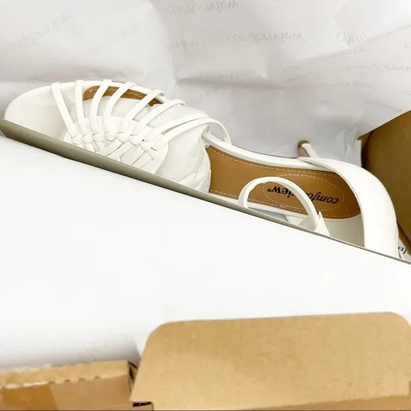 Comfortview Ivy White Strappy Sandals 11W wide width