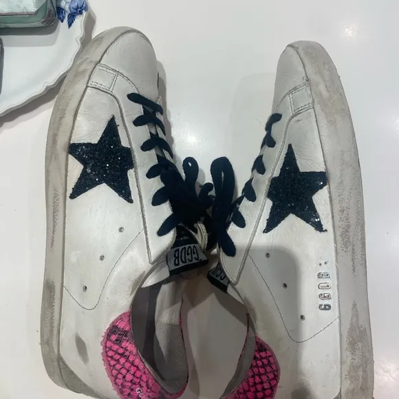 COPY - Golden Goose superstars! Size 39 euro so 8.5/9 in womens