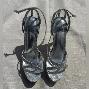 COPY - Womens Jonathan Kayne Silver Glitter Heels - Sz. 7