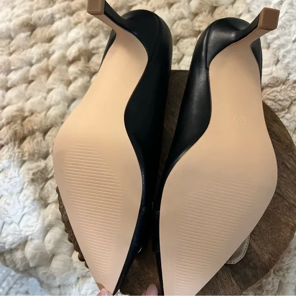 Coutgo Women's Closed Pointed Toe Buckle Pumps Sz 9 Black