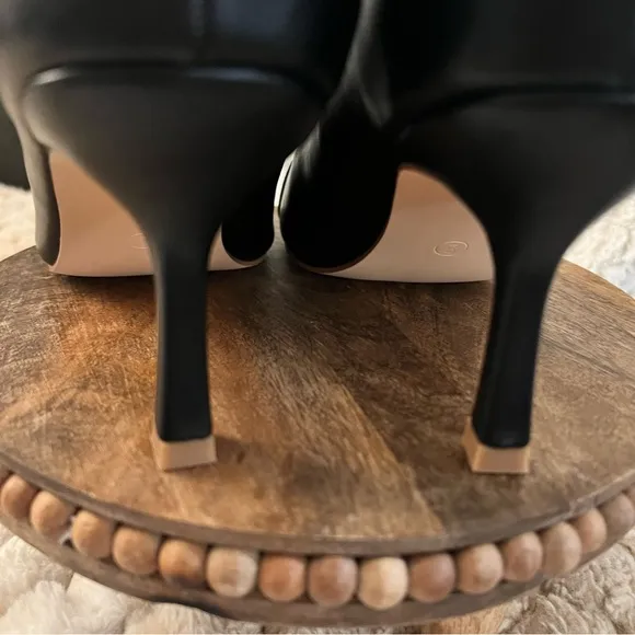 Coutgo Women's Closed Pointed Toe Buckle Pumps Sz 9 Black