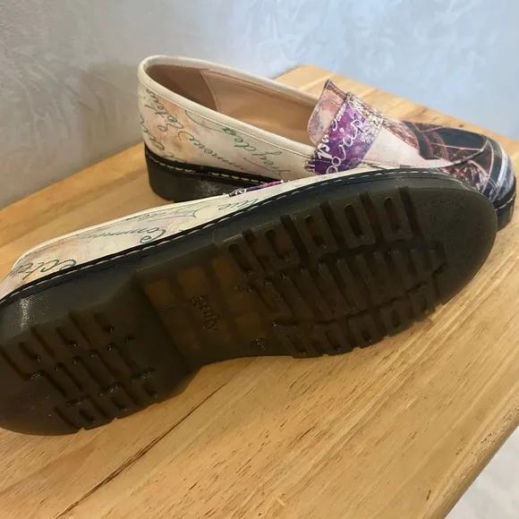 Cream and Brown Parisian Flats with Eiffel Tower Design