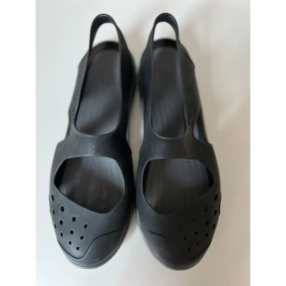Crocs black Swiftwater Wave shoes. Size 8.