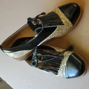 Croon tassel  gold glitter and black shoes RARE Size 38 (us 7.5 )