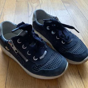 Cute Superfit Glitter Sneakers Size EU28 (US11 Little Kid)