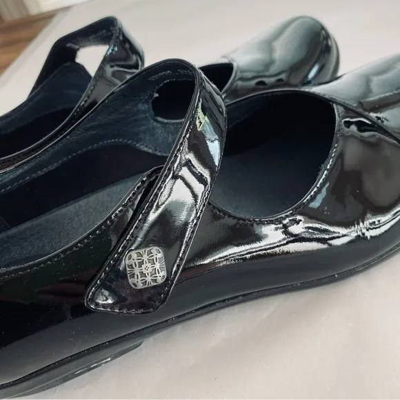 Dansko Opal Black Patent Leather Mary Jane Pumps Size 41 (US Size 10.5-11)