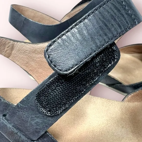 Dansko Vera Peep Toe Ankle Strap Leather Cork Wedge Sandals Womens Size 37 Black