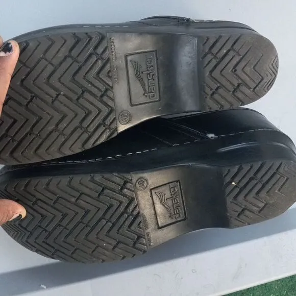 Dansko black shoes 7.5