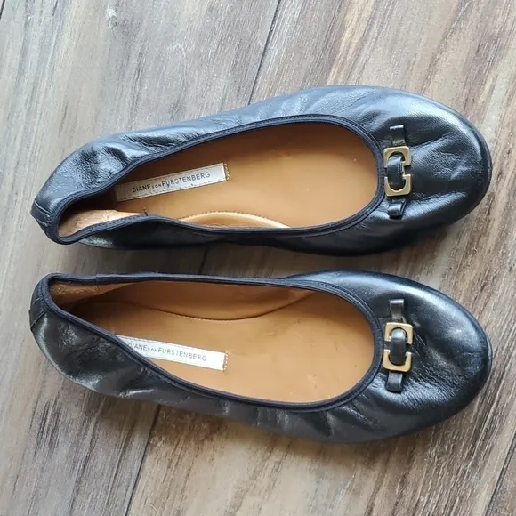Diane Von Furstenberg Women  leather ballets flats shoes sz 8M