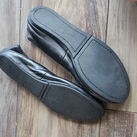 Diane Von Furstenberg Women  leather ballets flats shoes sz 8M