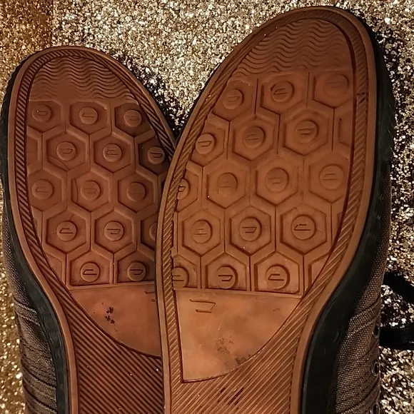 DIESEL MEN'S SHOES SIZE 10.5  ,BROWN/BLACK ,PRE-OWNED