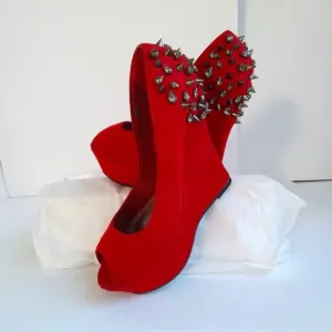 Diva Lounge Red Suede Peep Toe Rhinestone &amp; Spiked Stud Platform Wedges Sz 9