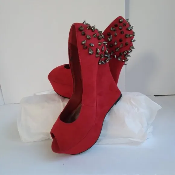 Diva Lounge Red Suede Peep Toe Rhinestone &amp; Spiked Stud Platform Wedges Sz 9
