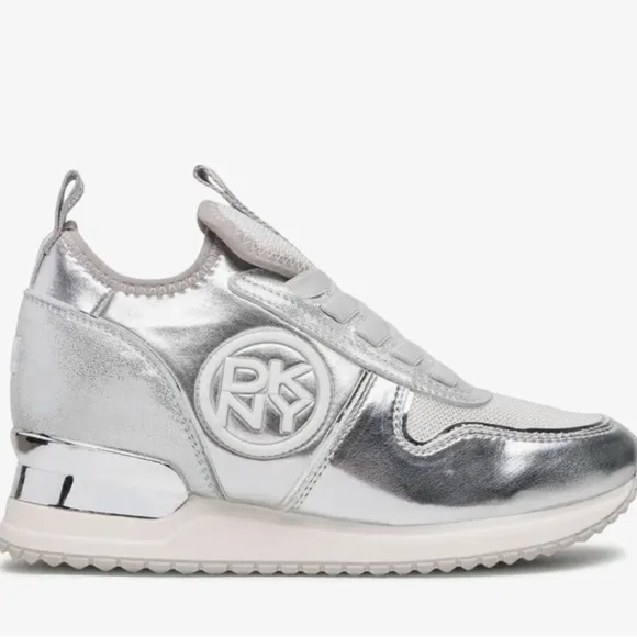 DKNY Womens Silver Logo Sabatini Round Toe Slip On Athletic Sneakers Shoes Sz 10