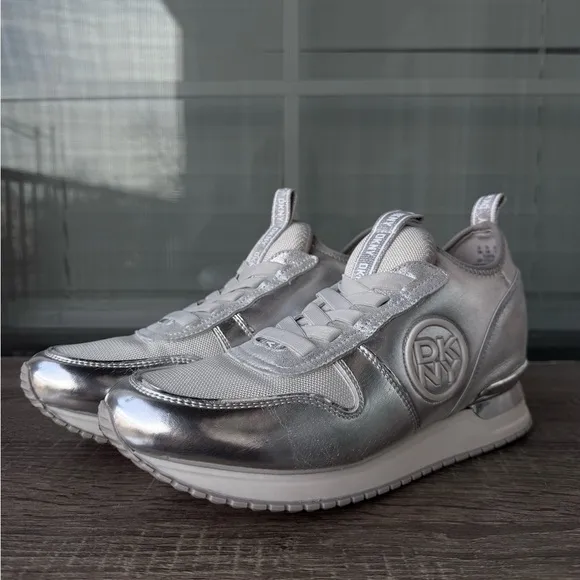 DKNY Womens Silver Logo Sabatini Round Toe Slip On Athletic Sneakers Shoes Sz 10