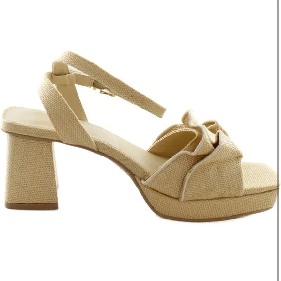 Dolce Vita Cheer Elegant Beige Block Heel Sandals sz 9.5 nwob