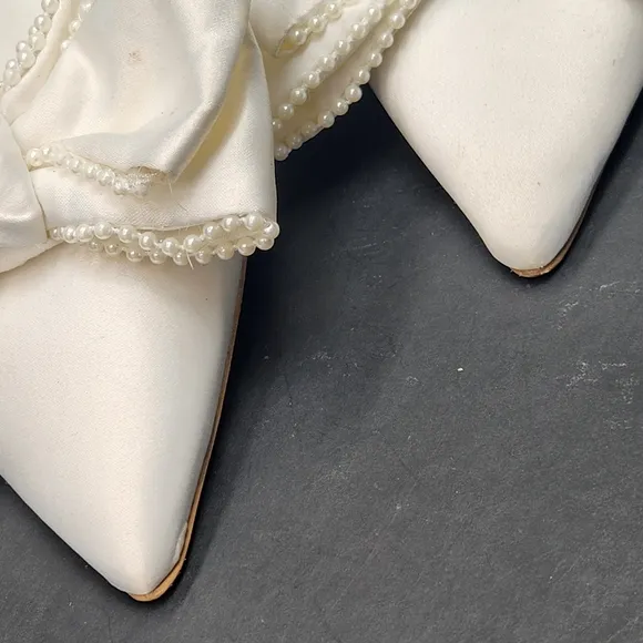 Dolce Vita heeled mules 8 white satin Patton bow pearls pointed toe new $160