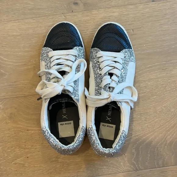 Dolce Vita Sneakers Sparkly Shoes 8.5 Nadea Zina Hemline Black Snake Glitter