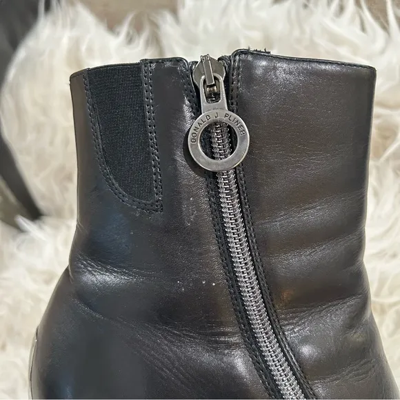 Donald J Pliner Black Heeled Ankle Boots, size 8.5