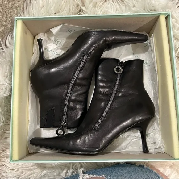 Donald J Pliner Black Heeled Ankle Boots, size 8.5