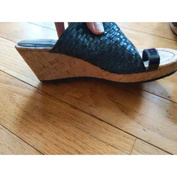 Donald J Pliner Black Woven Leather Cork Wedge Sandals Size 9M Toe Ring Slides