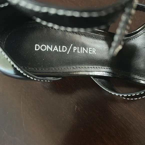 Donald J Pliner Women's Candy Black Bow Sandal Sz 7.5 Modern Chic Preppy Evening