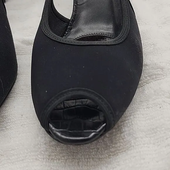 DONALD PLINER LATARA PEEP TOE PUMPS LADIES SIZE 8 CUT-OUT SIDES MICROFIBER⚫️GUC