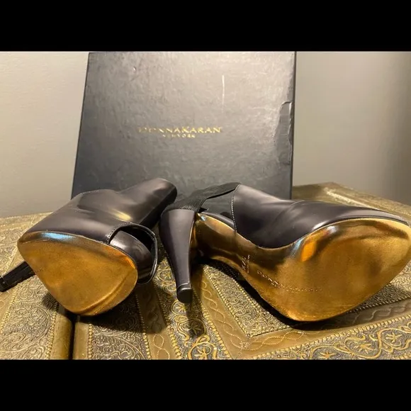 Donna Karan shoes size 5 heals booties Cut out leather