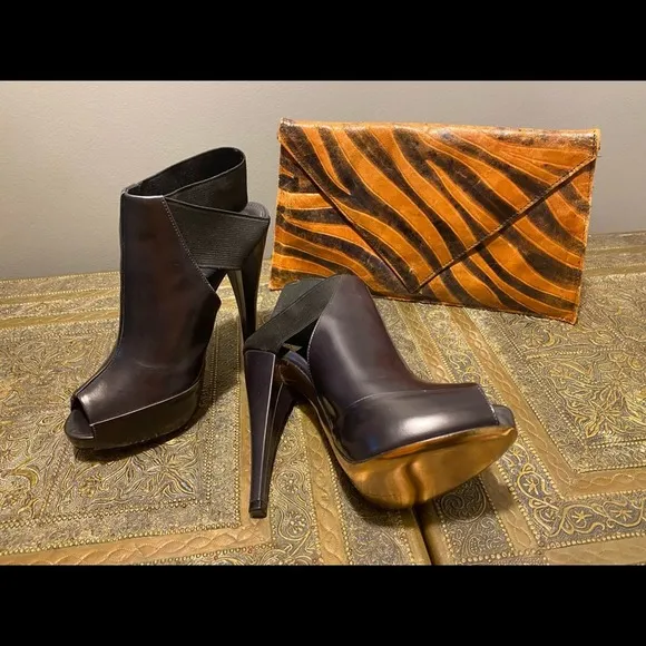 Donna Karan shoes size 5 heals booties Cut out leather