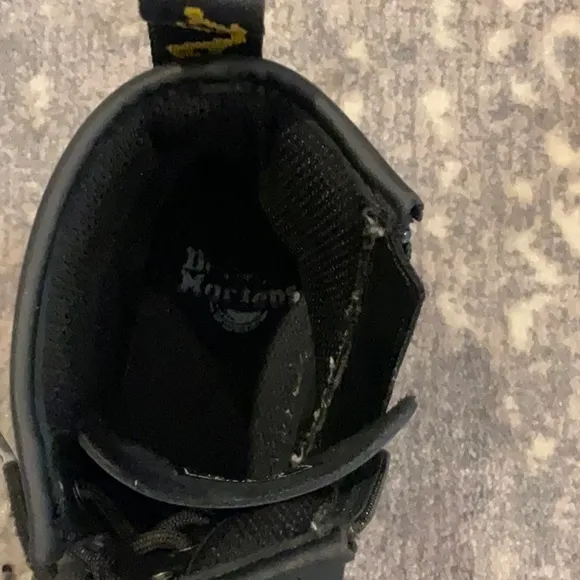 DR MARTENS  KIDS SHOES SIZE 2