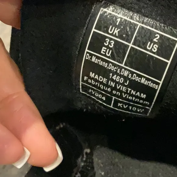 DR MARTENS  KIDS SHOES SIZE 2