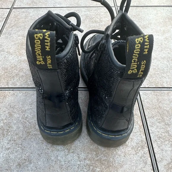 DR MARTENS POOCH YOUTH BOOTS BLACK GLITTER LEATHER SHOES