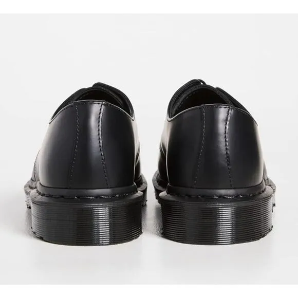 Dr. Martens Unisex 1461 3-Tie Shoe Black, Size 7 Men/Kids, 8 Women