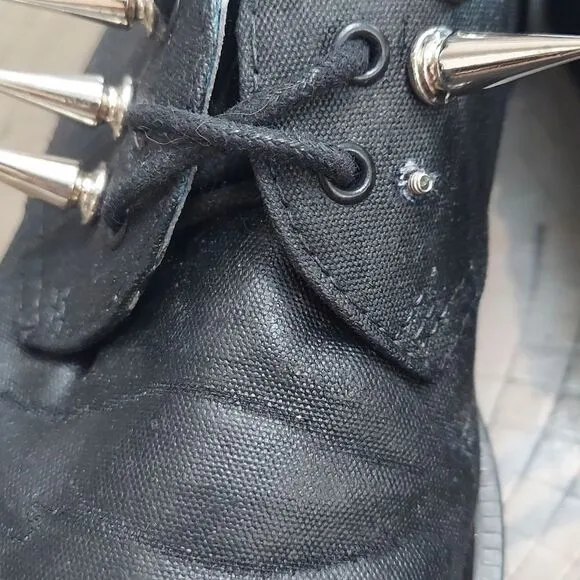 Dr. Martens Lester Black Coated Studs Spikes Shoes Sz 4