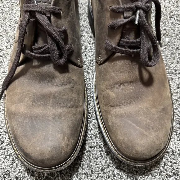 Ecco Men's Size 10 US Chukka Tie  Turn GTX Lace-Up Boot  Leather Brown