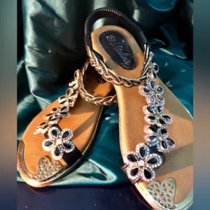 Elegant Black/Gold Or White/Gold Women's Sandals Featuring Sequined Flowers