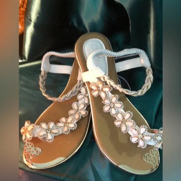 Elegant Black/Gold Or White/Gold Women's Sandals Featuring Sequined Flowers