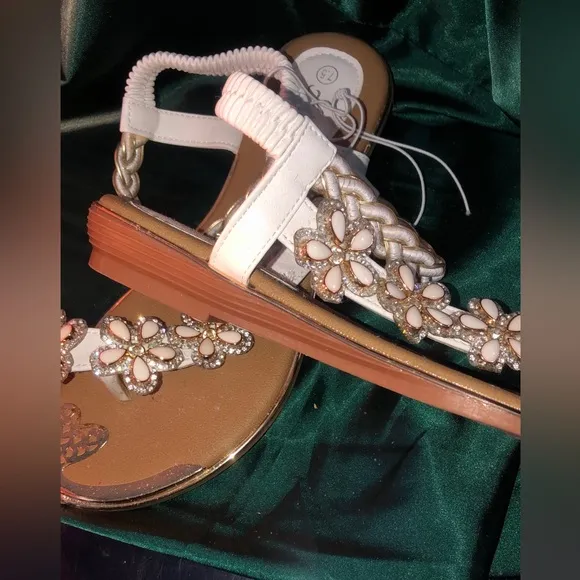 Elegant Black/Gold Or White/Gold Women's Sandals Featuring Sequined Flowers