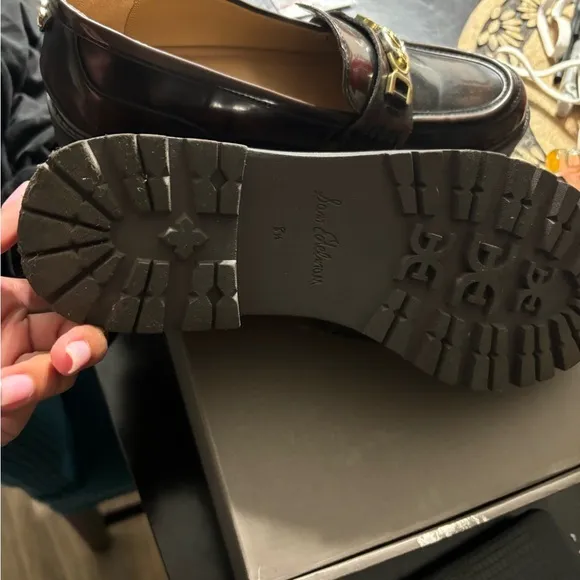 Elegant Brown and Gold Flats for Every Occasion