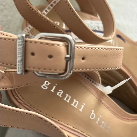 Elegant Tan Wedge Sandals Gianni Bini