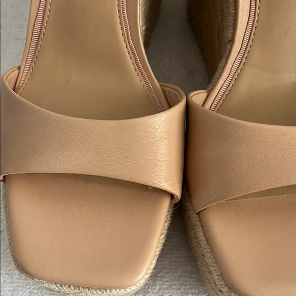 Elegant Tan Wedge Sandals Gianni Bini