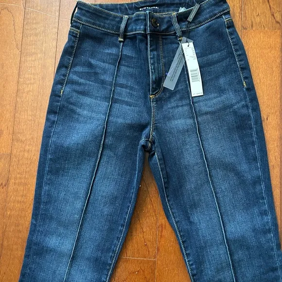 Elie Tahari Suzana Flare Jeans Dark Wash Blue Designer High-Rise Stretch 27X34