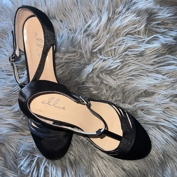 Ellie Shoes size 10 Women's Satin Pumps