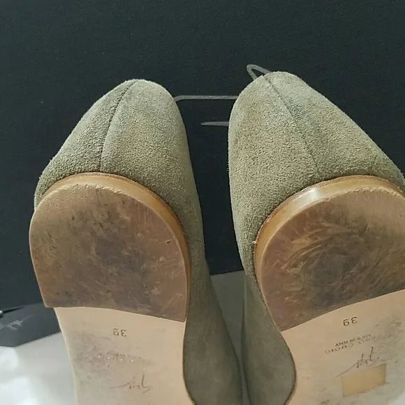 EUC Giuseppe Zanotti Skull green suede flats. SZ 9. PUNK.